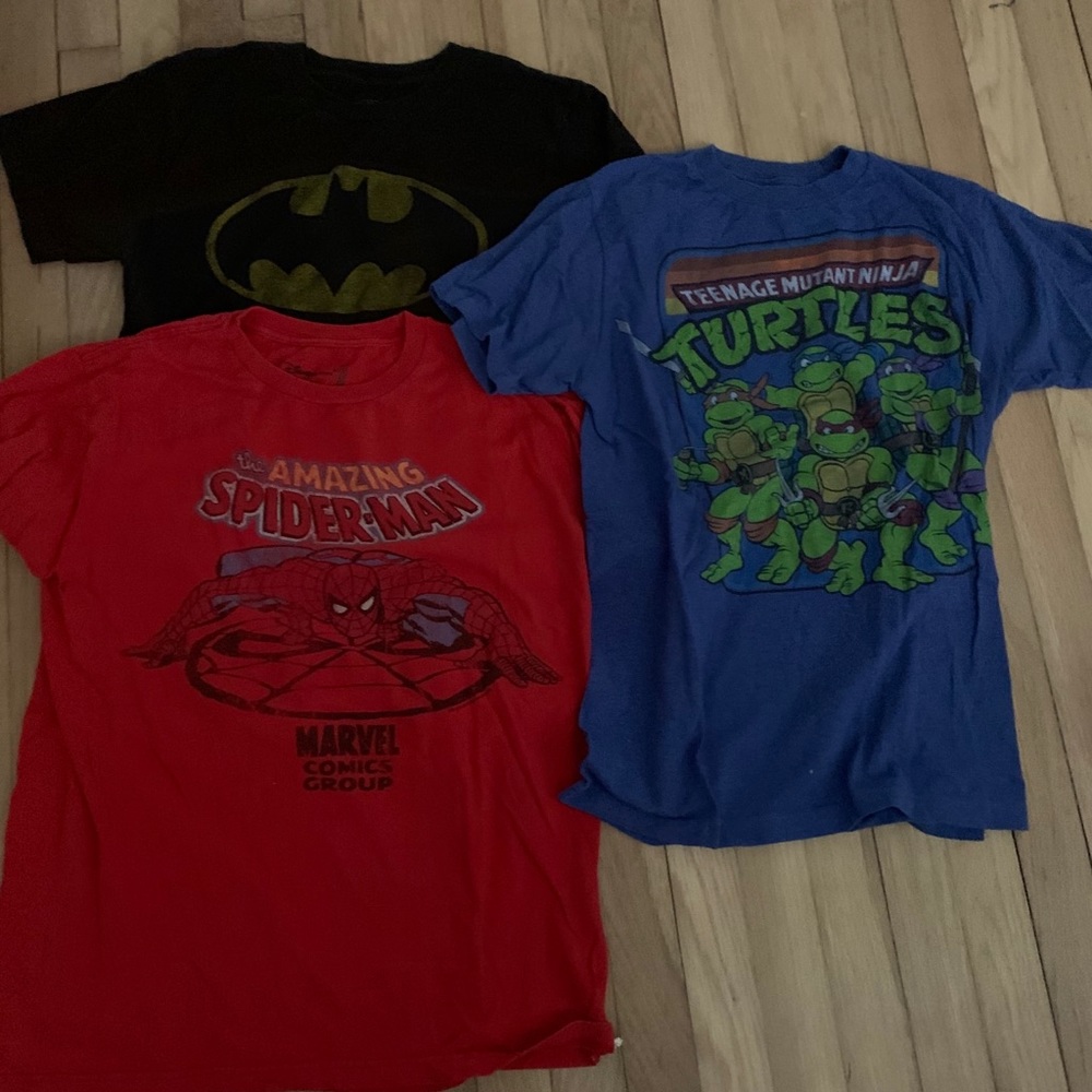 Men’s Small Superhero Shirt Lot (3)